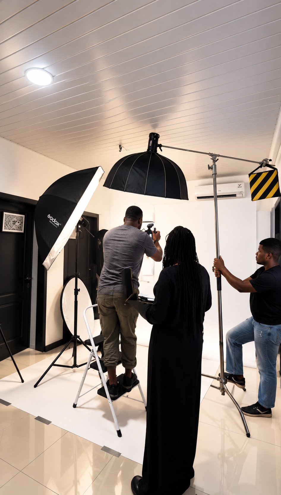 Behind the scenes of a Javies Photography Studio session