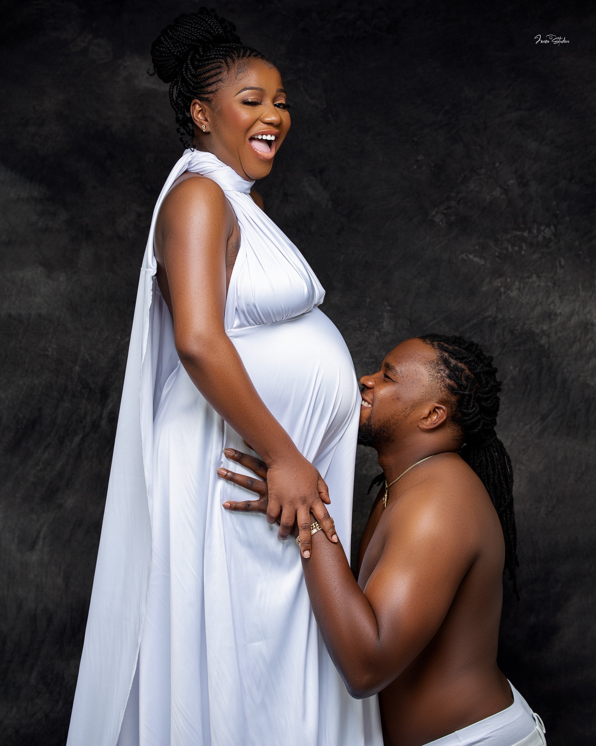 maternity photography by Javies Photography Studio