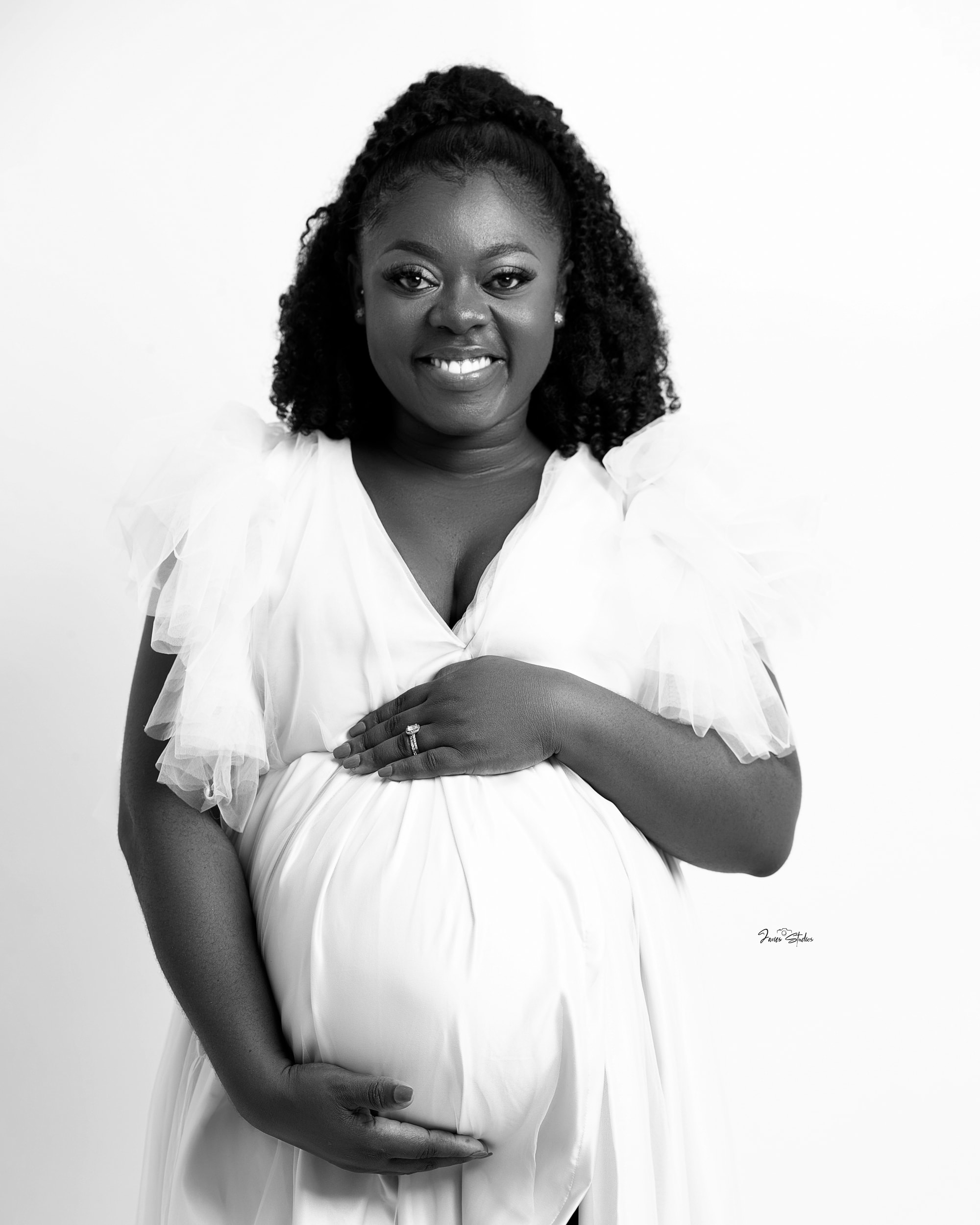 maternity photography by Javies Photography Studio