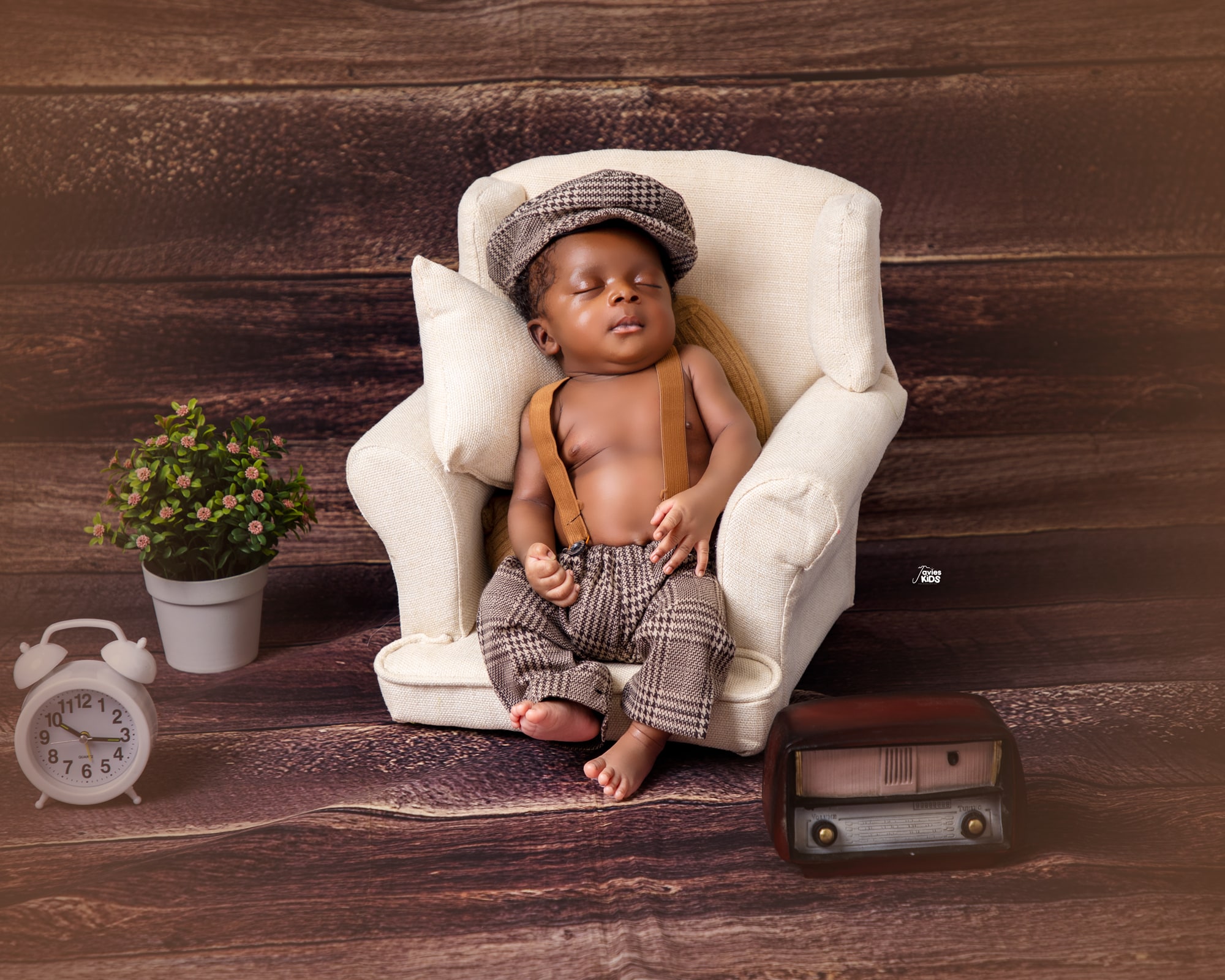 newborn photography by Javies Photography Studio