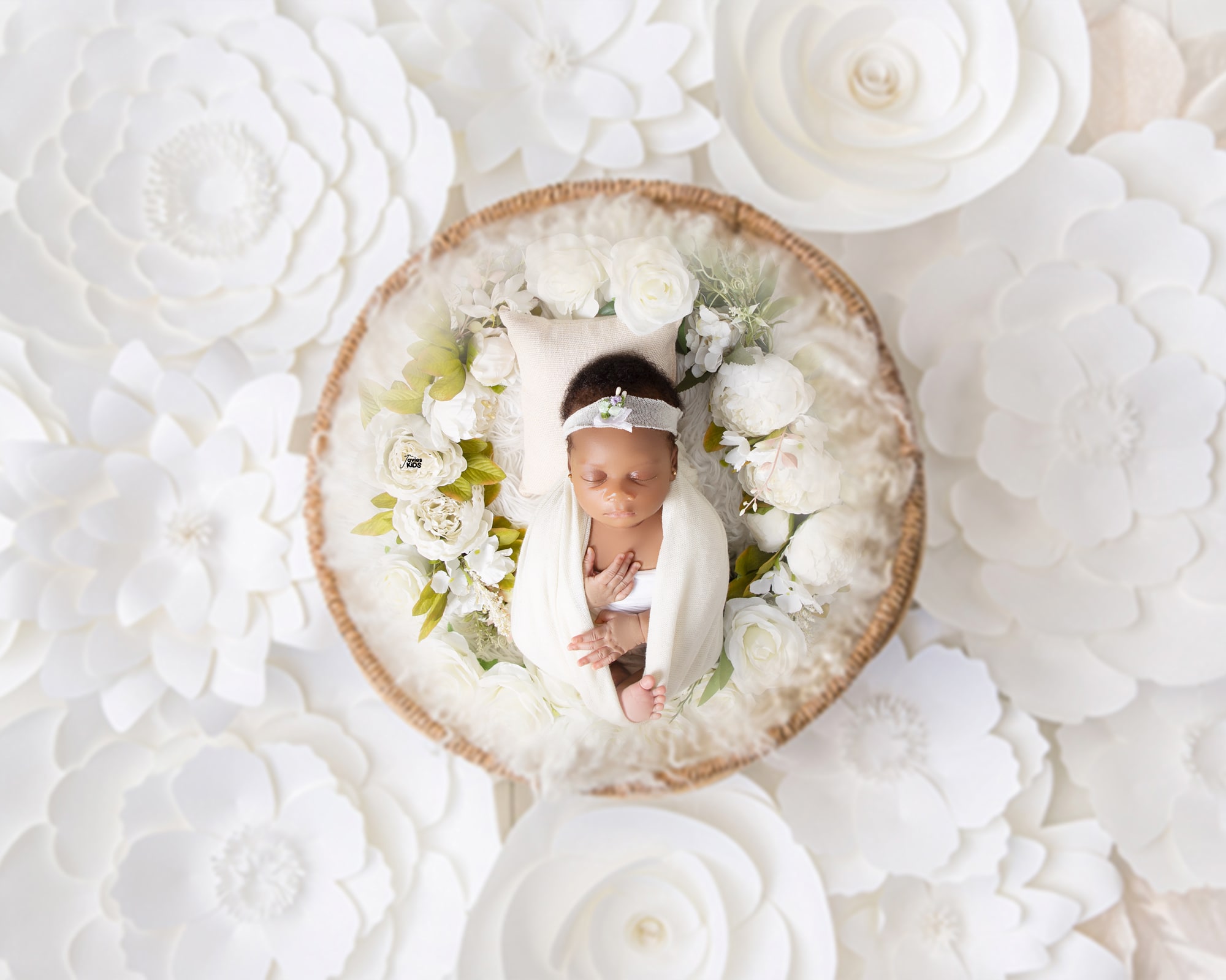 newborn photography by Javies Photography Studio